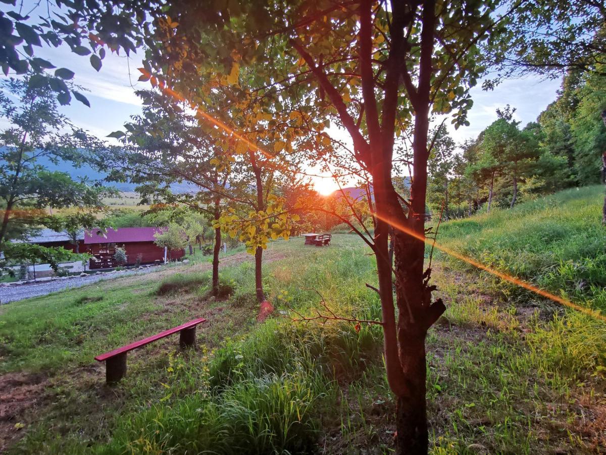 Cottage La Sierra With Jacuzzi Кореница Екстериор снимка