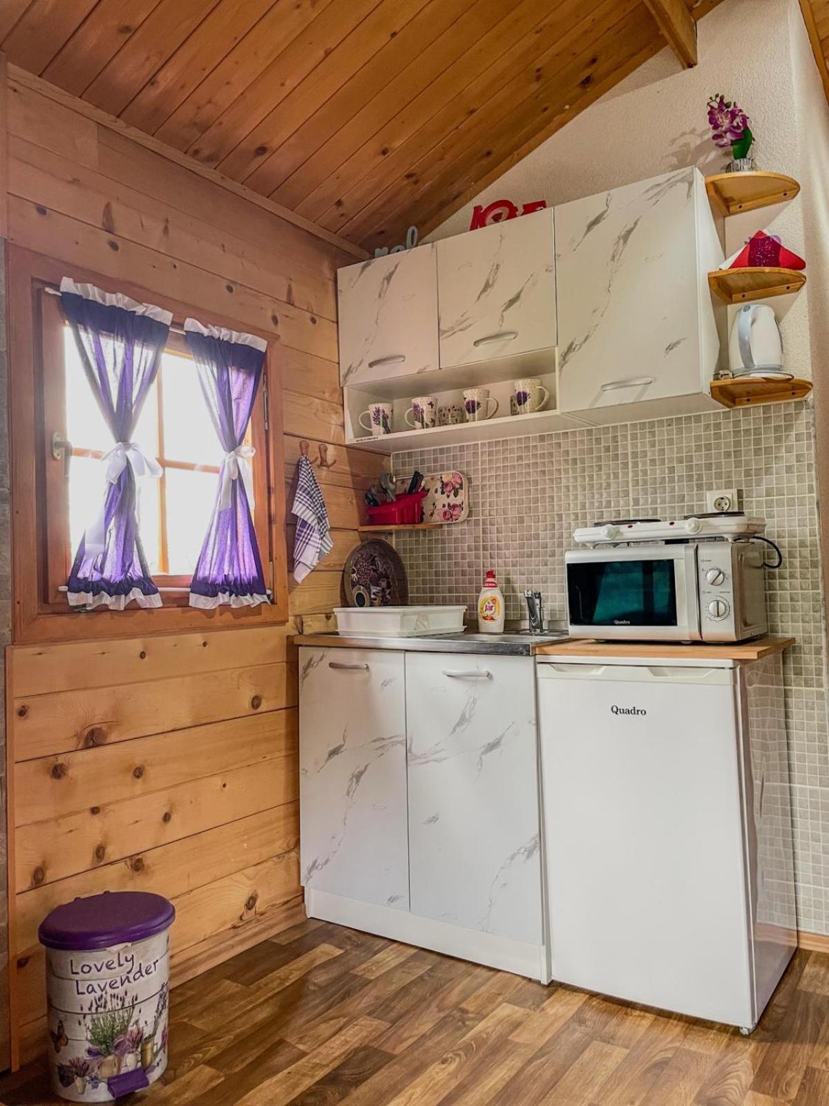 Cottage La Sierra With Jacuzzi Кореница Екстериор снимка