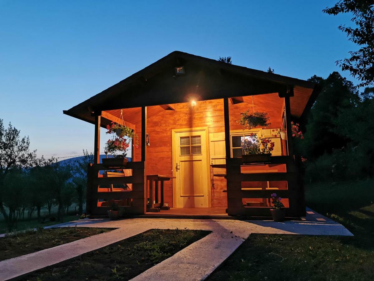 Cottage La Sierra With Jacuzzi Кореница Екстериор снимка