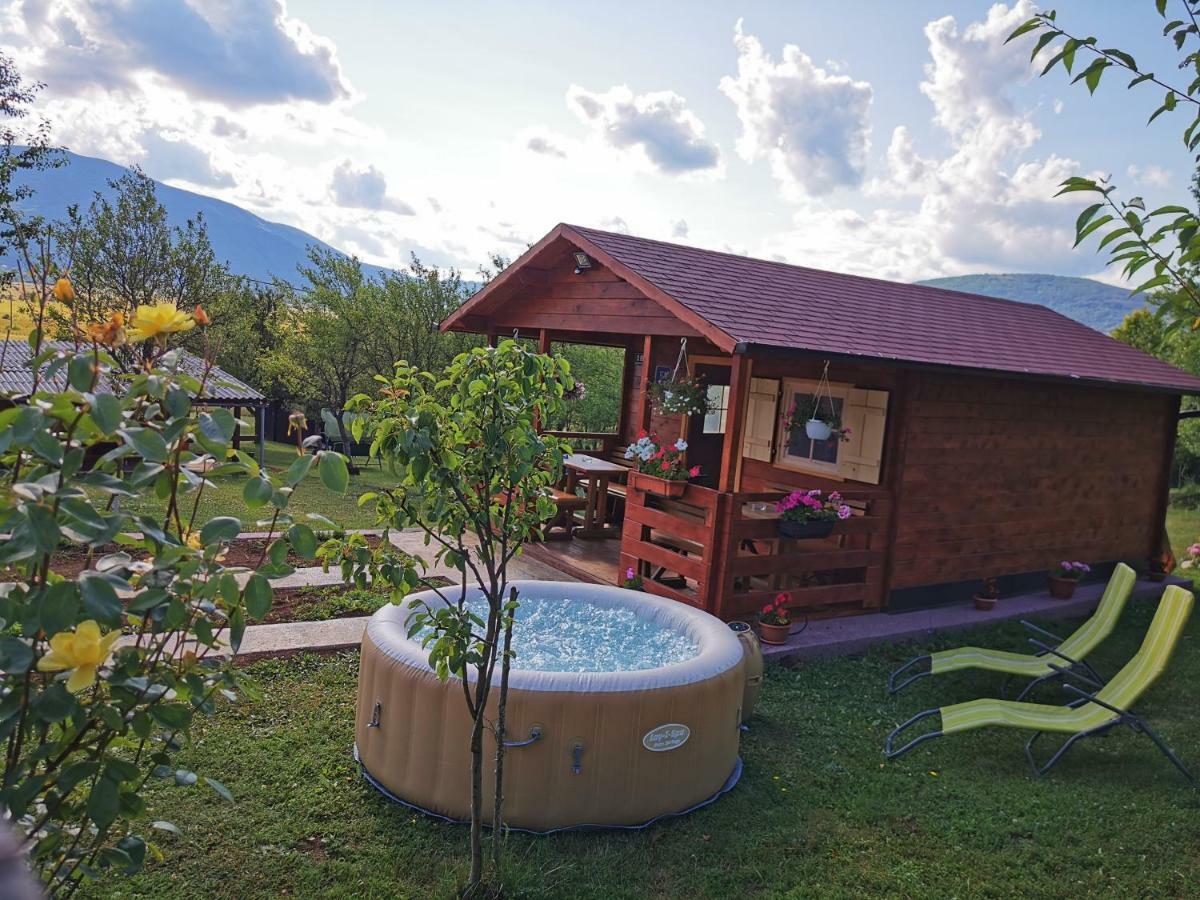 Cottage La Sierra With Jacuzzi Кореница Екстериор снимка