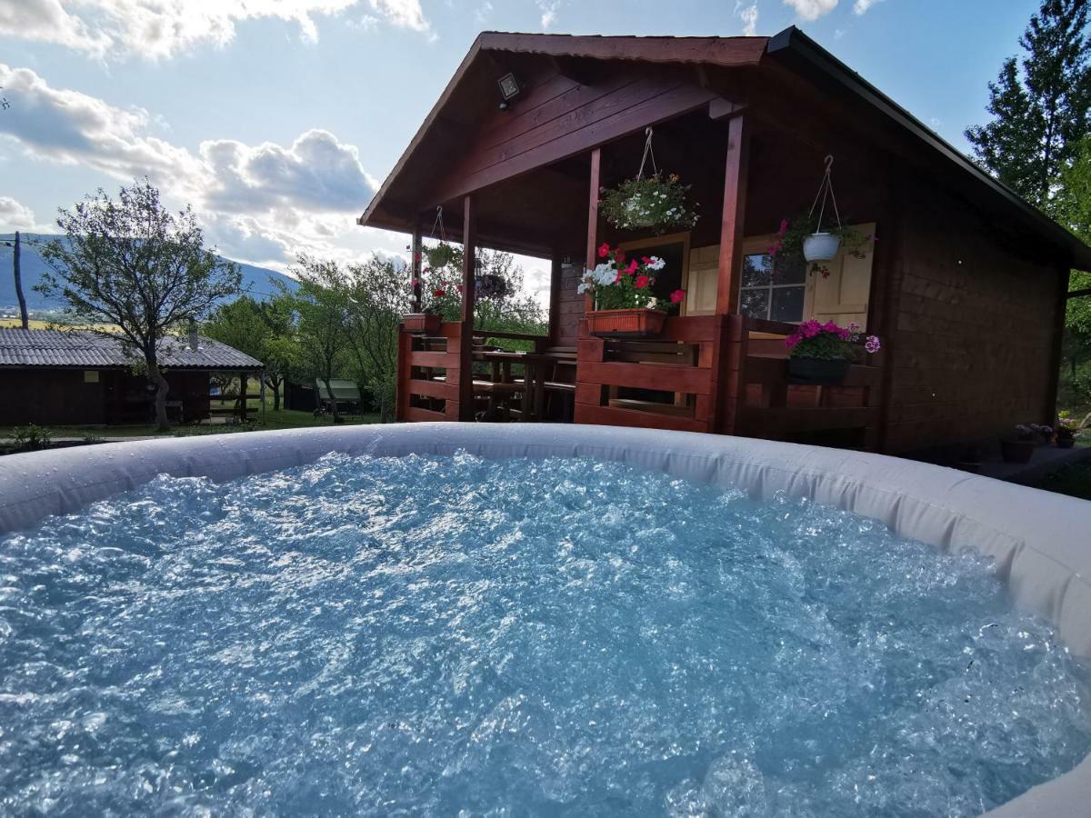 Cottage La Sierra With Jacuzzi Кореница Екстериор снимка